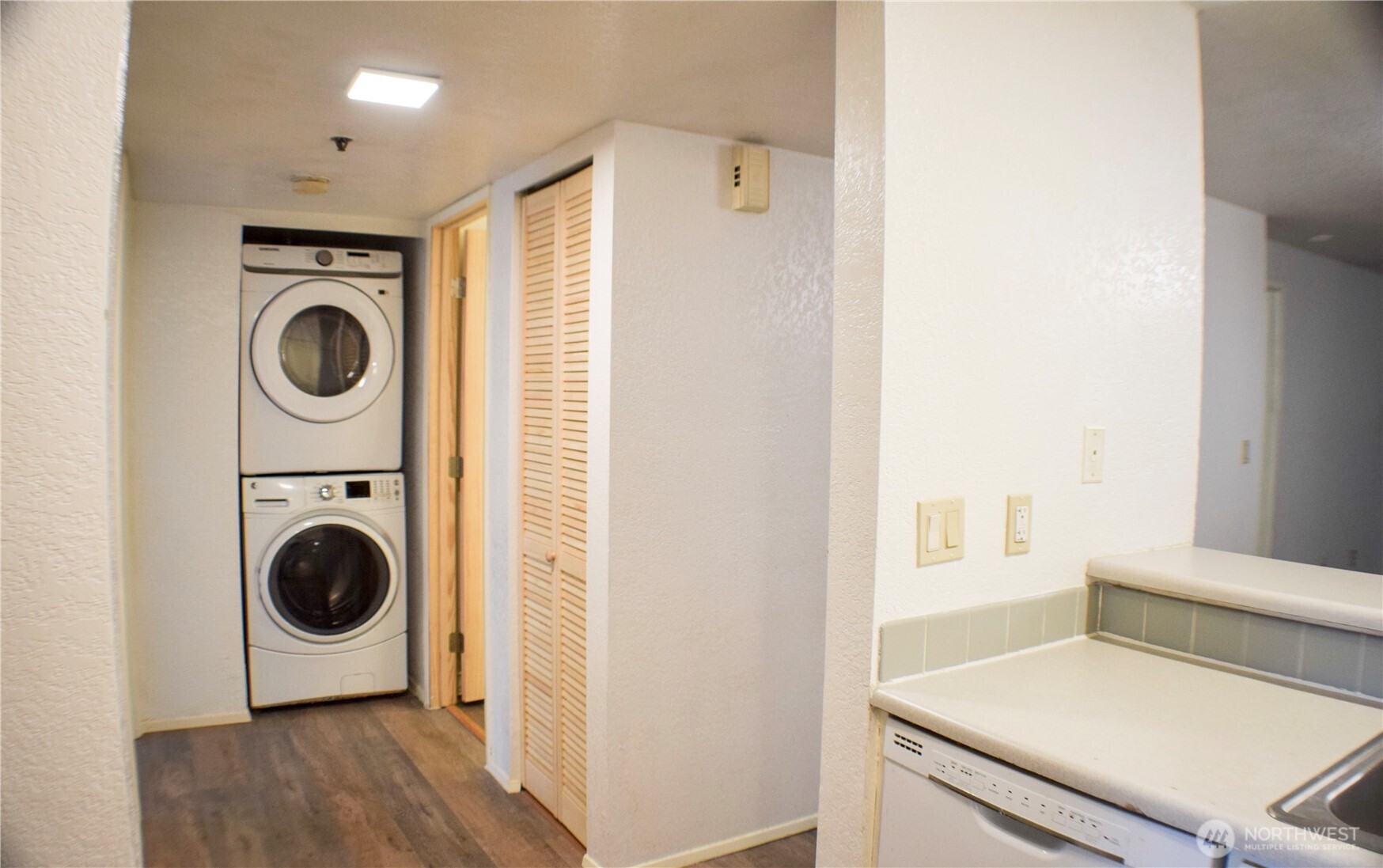 25120 98th Place S #A105, Kent, WA 98030