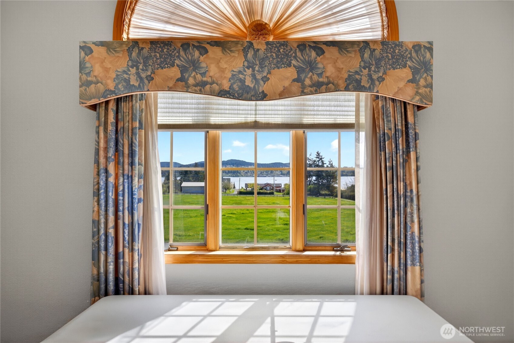 4603 S Shore Drive , Anacortes, WA 98221-9580