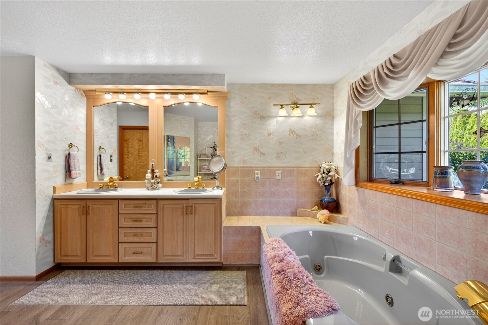 4603 S Shore Drive , Anacortes, WA 98221-9580