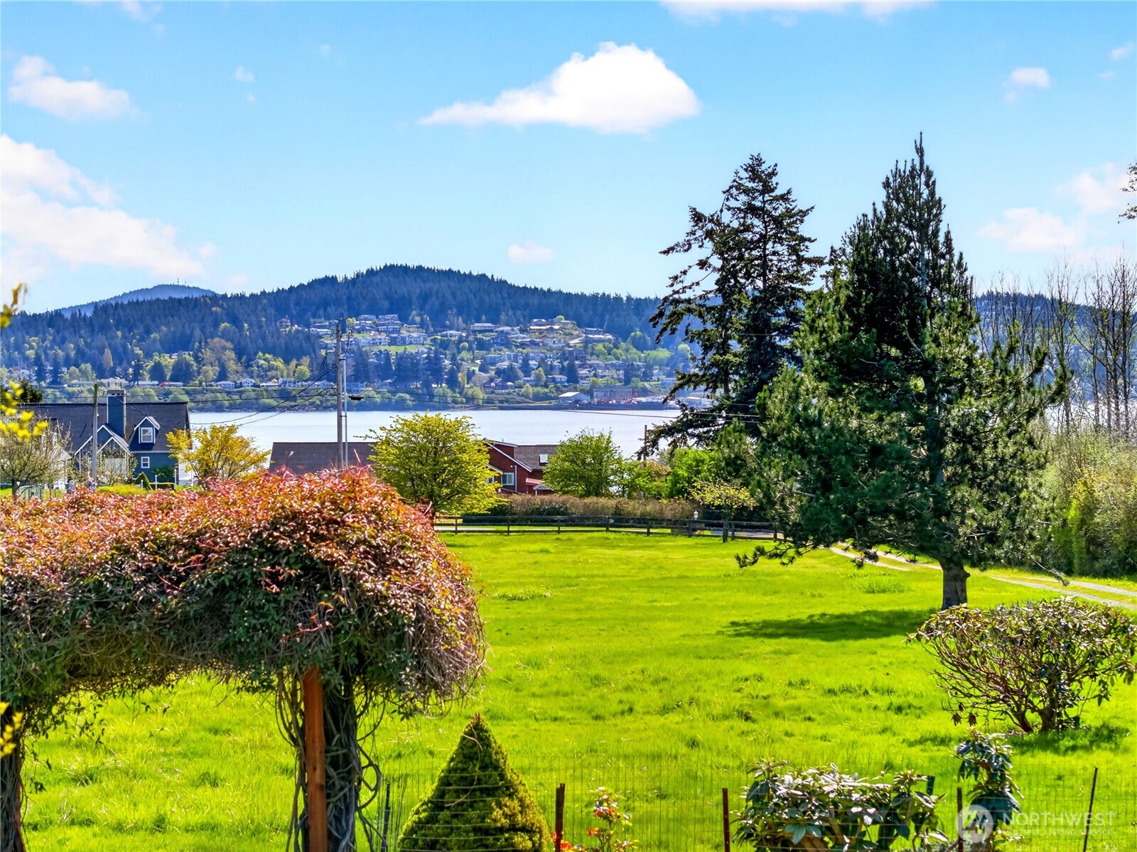 4603 S Shore Drive , Anacortes, WA 98221-9580