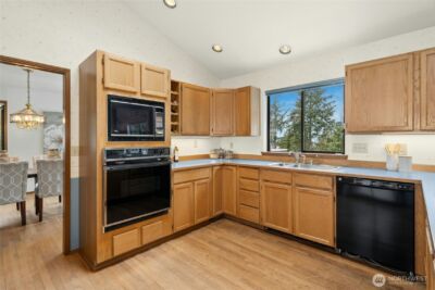 2420 Squak Mountain Loop SW, Issaquah, WA 98027 - Photo 8
