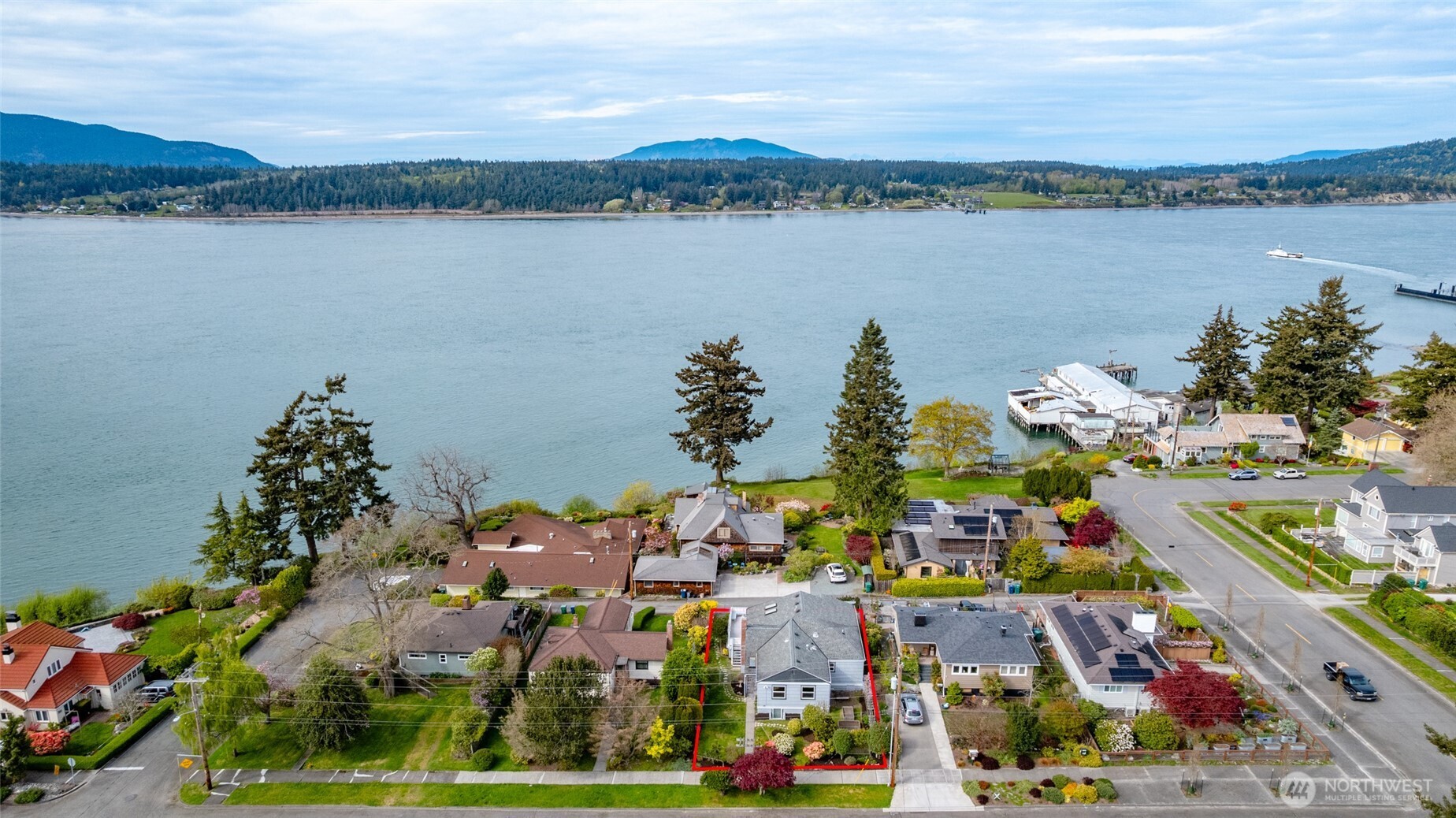2010 9th Street , Anacortes, WA 98221