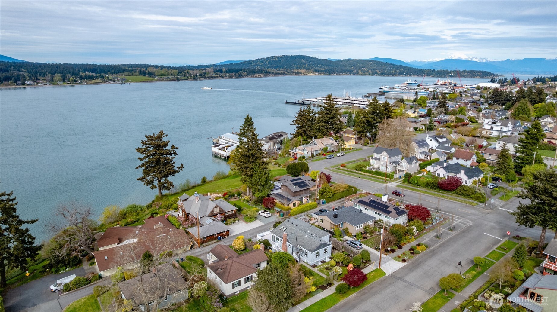 2010 9th Street , Anacortes, WA 98221