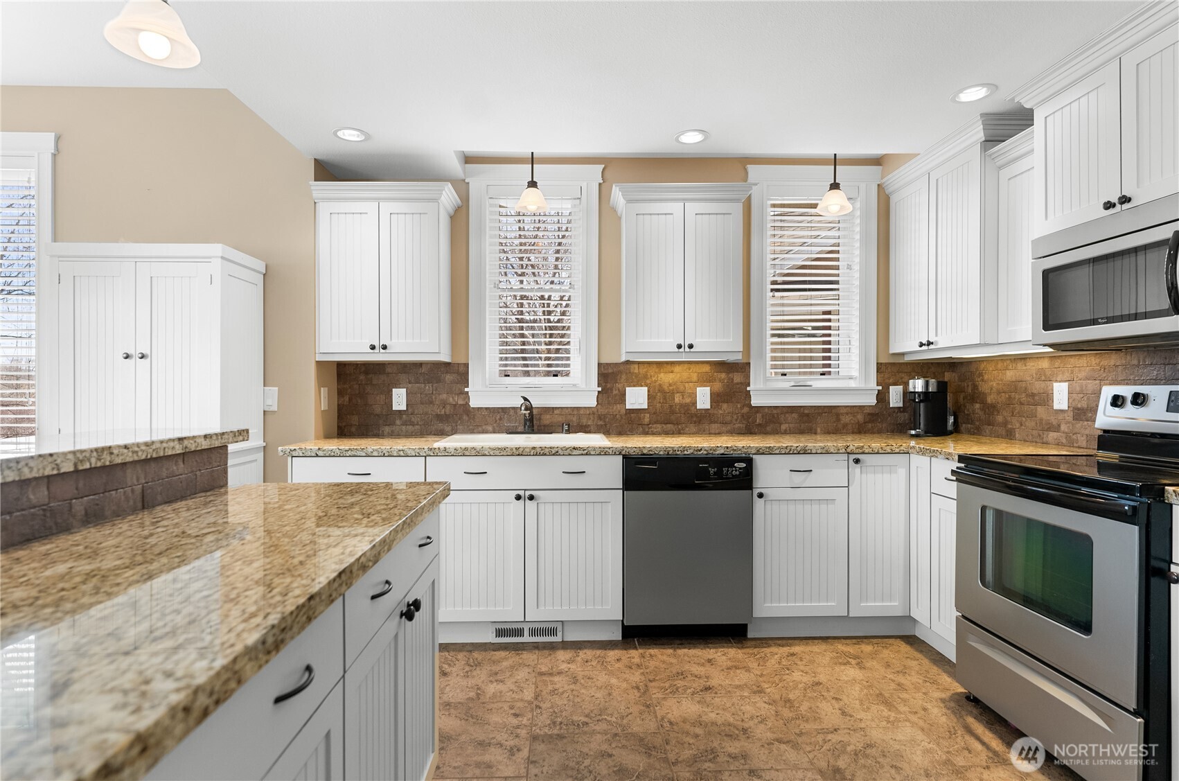 24 Sandalia Court , Oroville, WA 98844