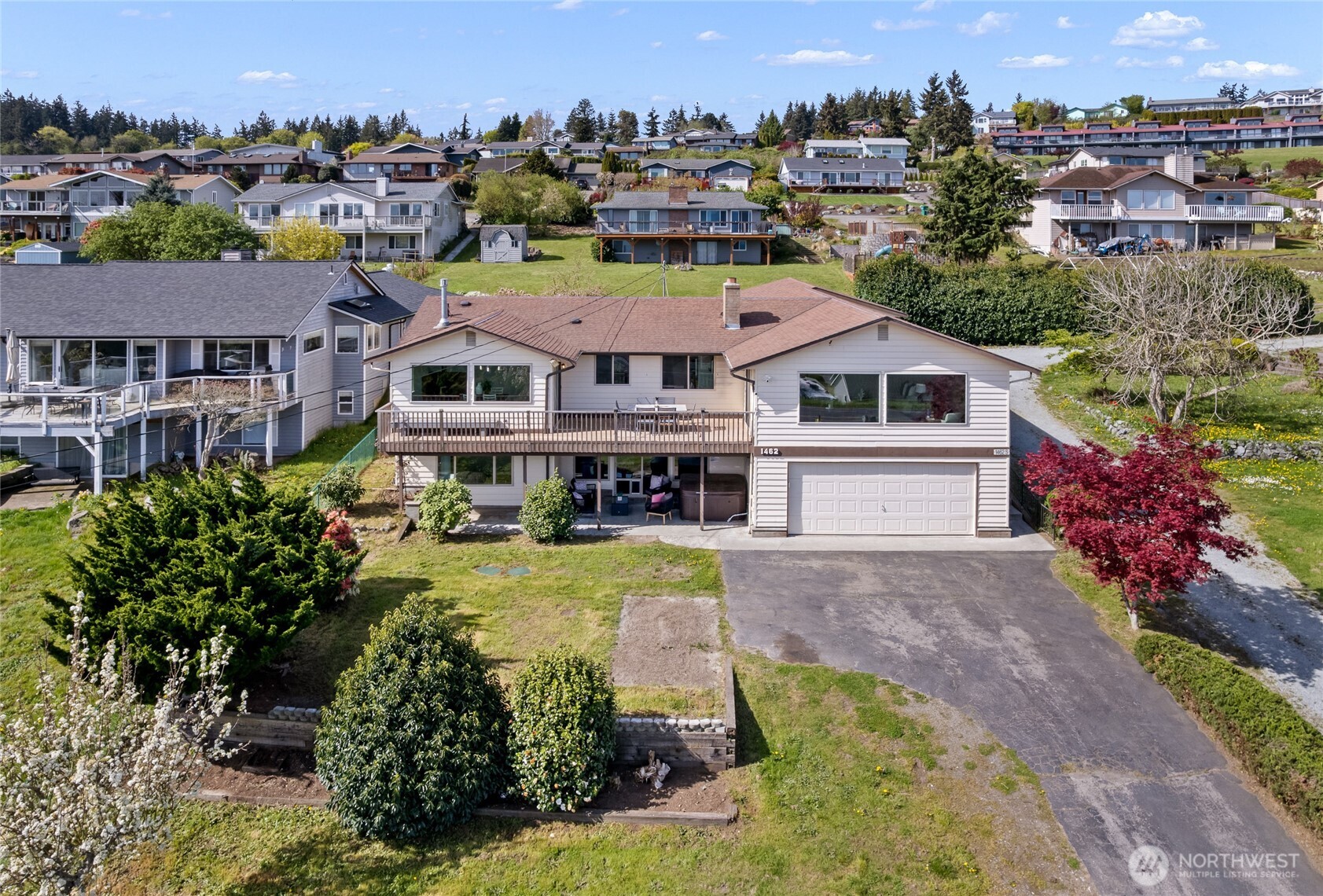 1462 SE Camano Drive , Camano Island, WA 98282