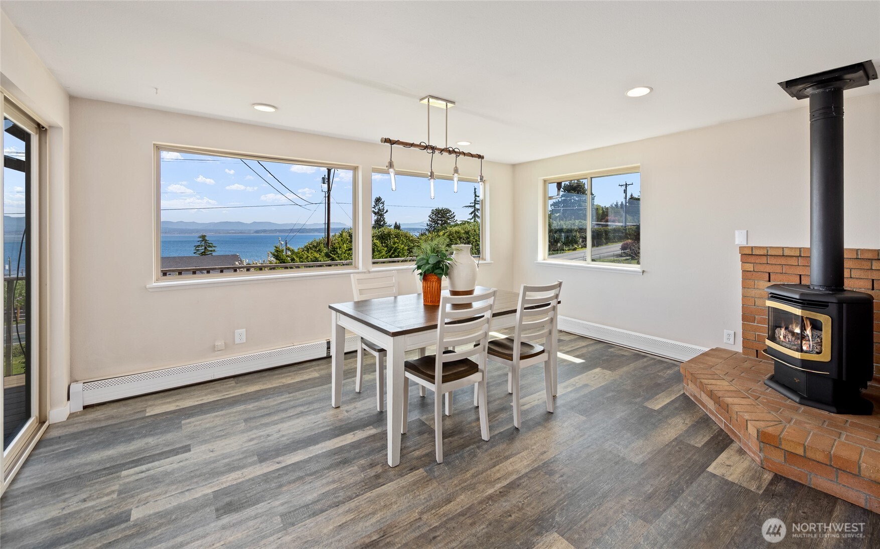 1462 SE Camano Drive , Camano Island, WA 98282
