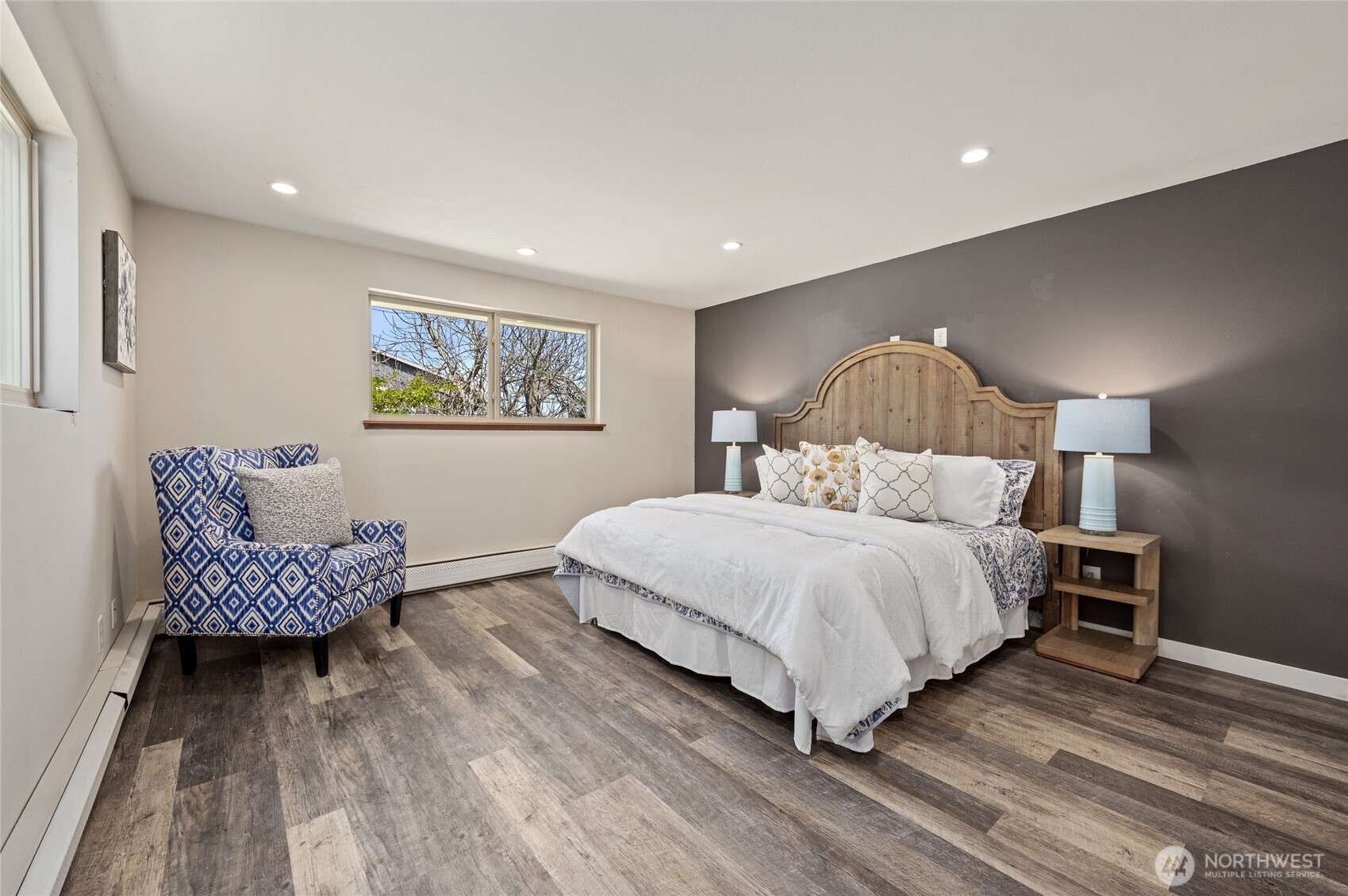 1462 SE Camano Drive , Camano Island, WA 98282
