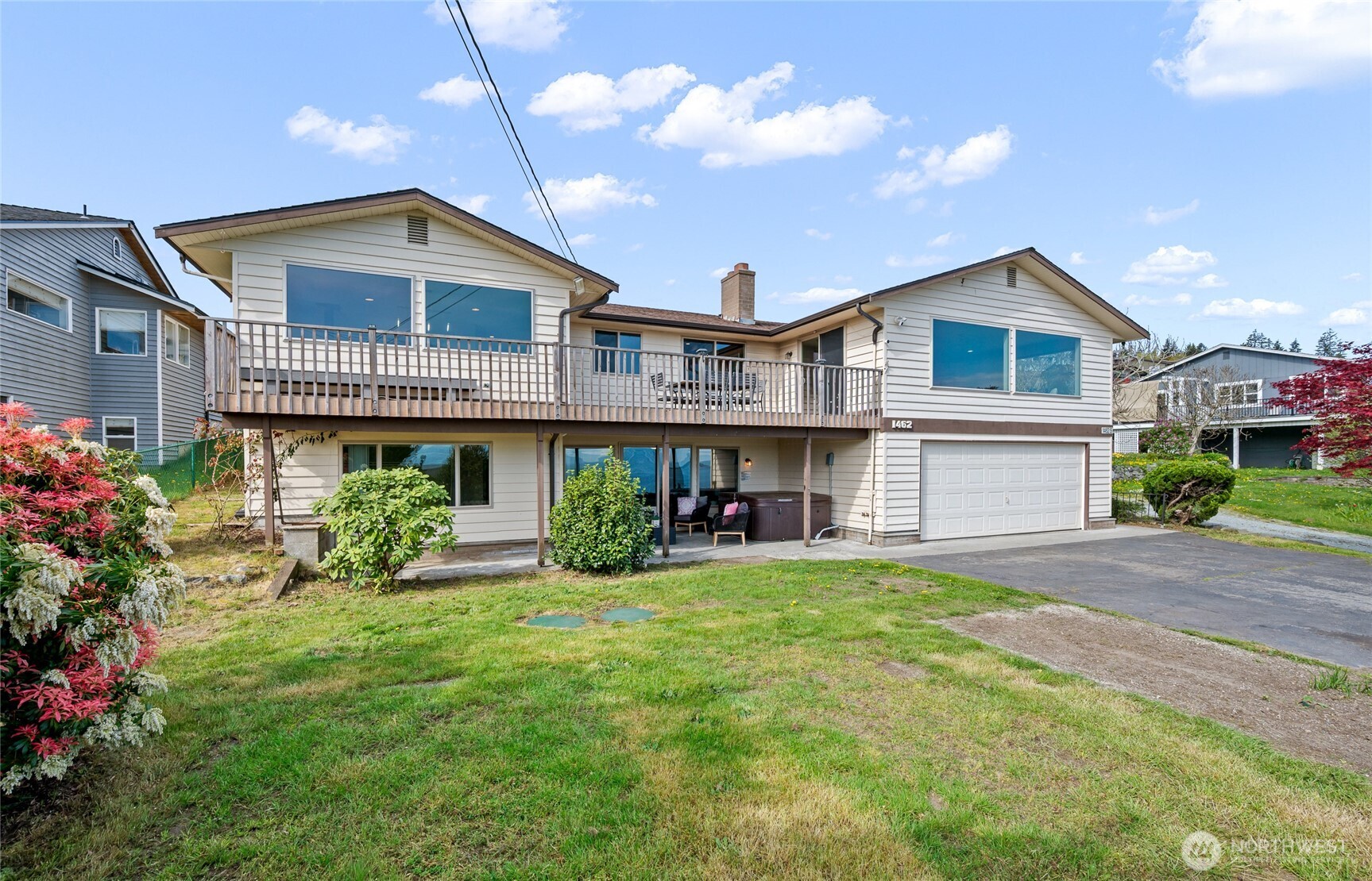 1462 SE Camano Drive , Camano Island, WA 98282