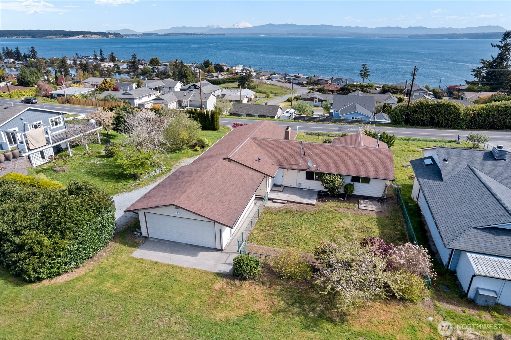 1462 SE Camano Drive , Camano Island, WA 98282