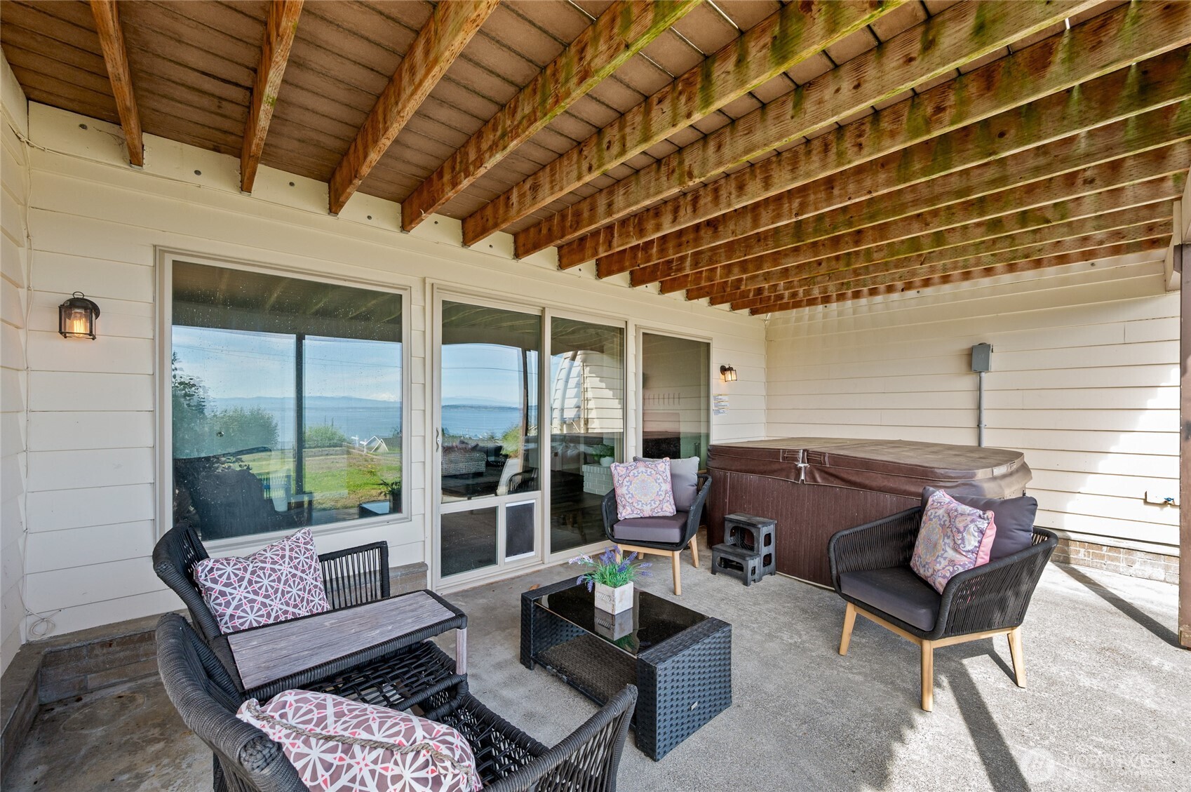 1462 SE Camano Drive , Camano Island, WA 98282