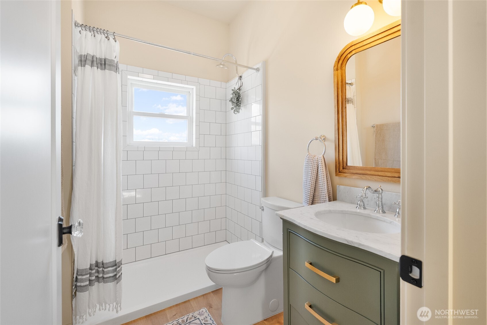 2106 Young Street , Bellingham, WA 98225