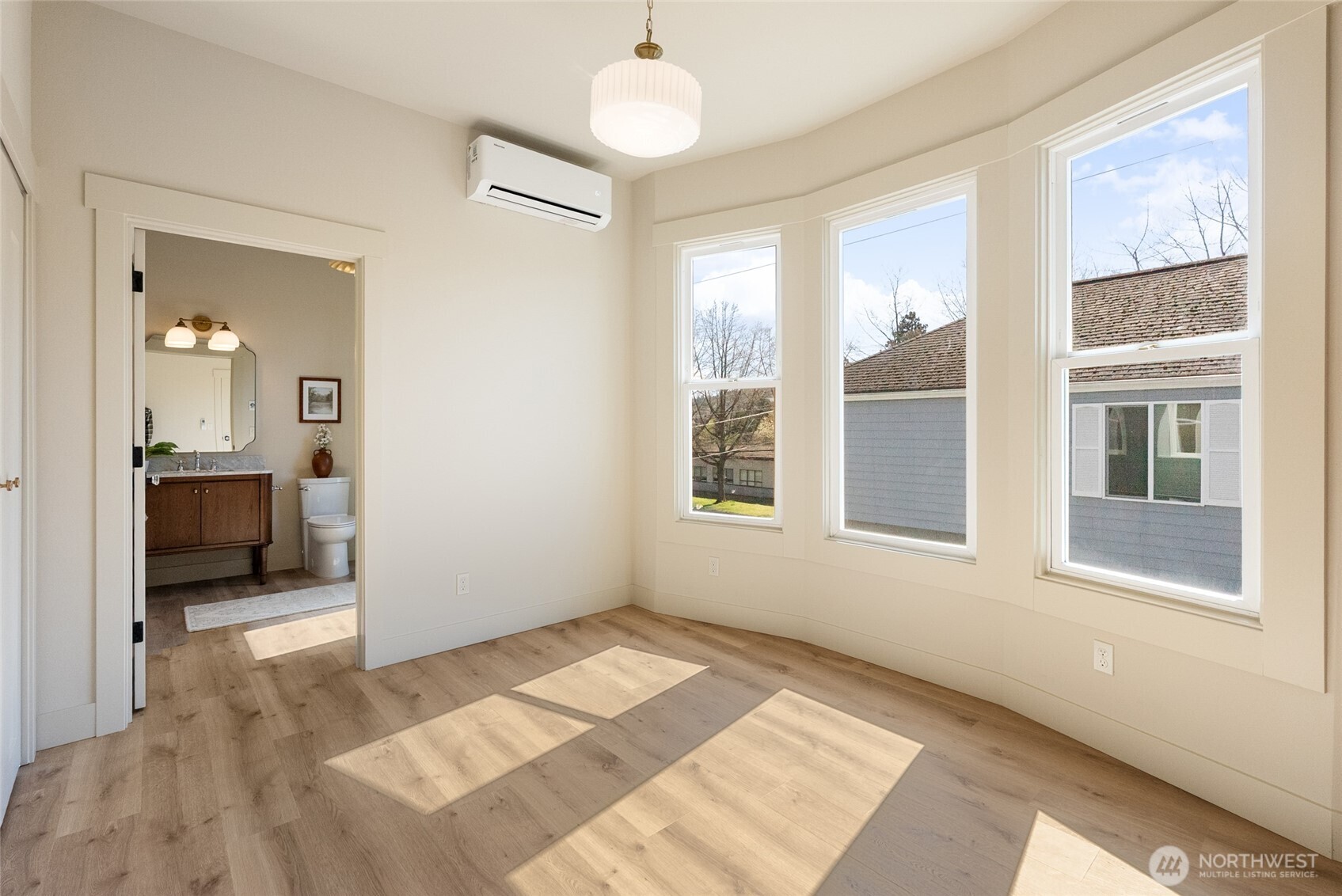 2106 Young Street , Bellingham, WA 98225