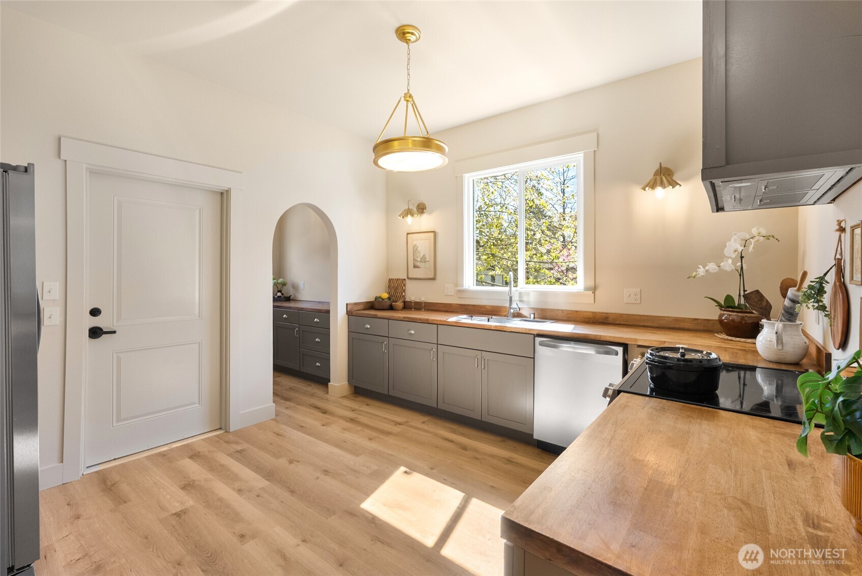 2106 Young Street , Bellingham, WA 98225