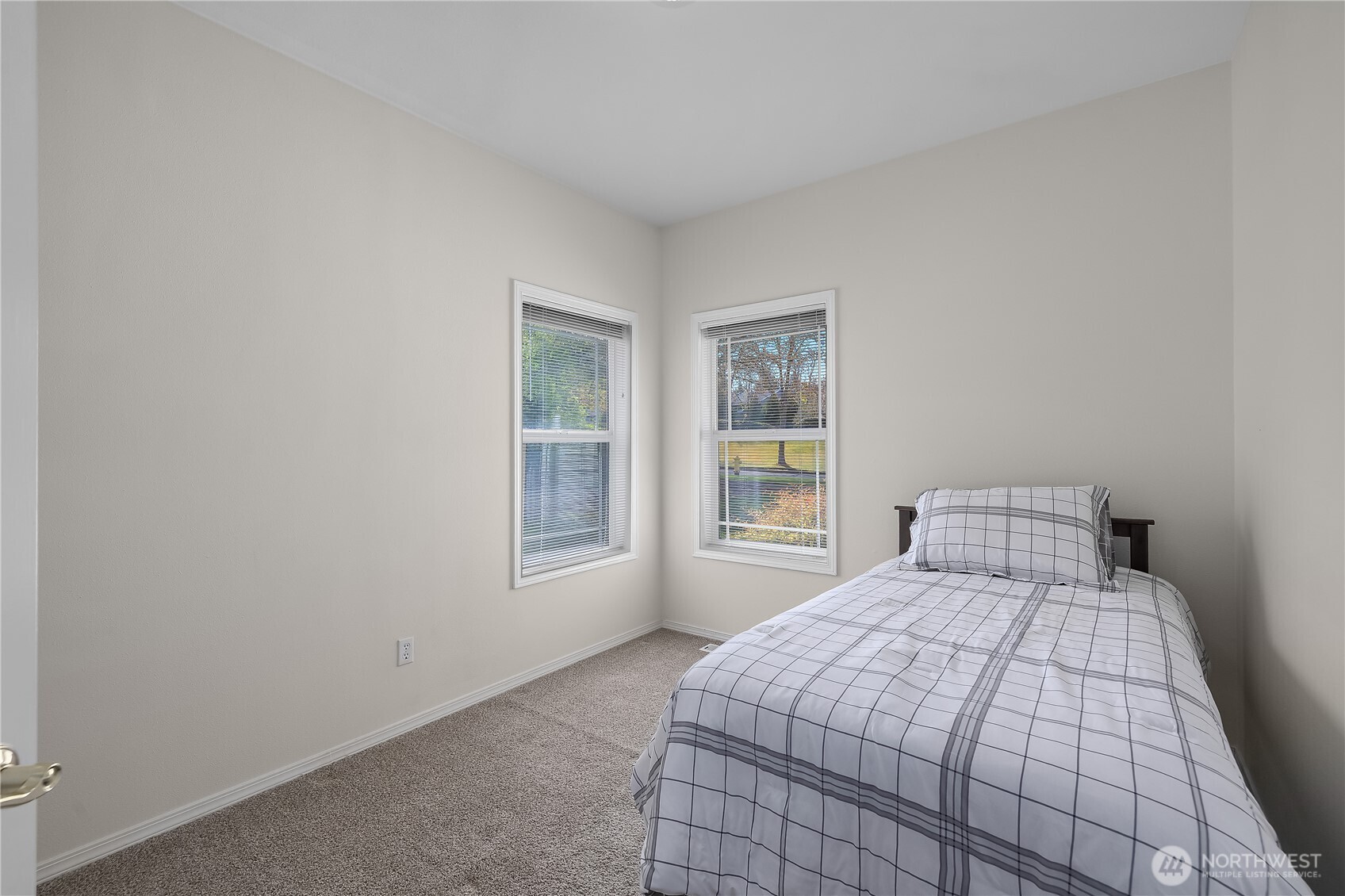 4036 Campus Green Drive NE, Lacey, WA 98516