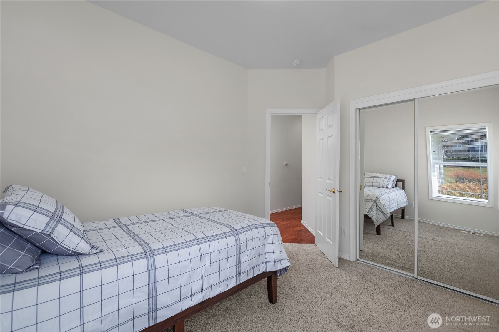 4036 Campus Green Drive NE, Lacey, WA 98516