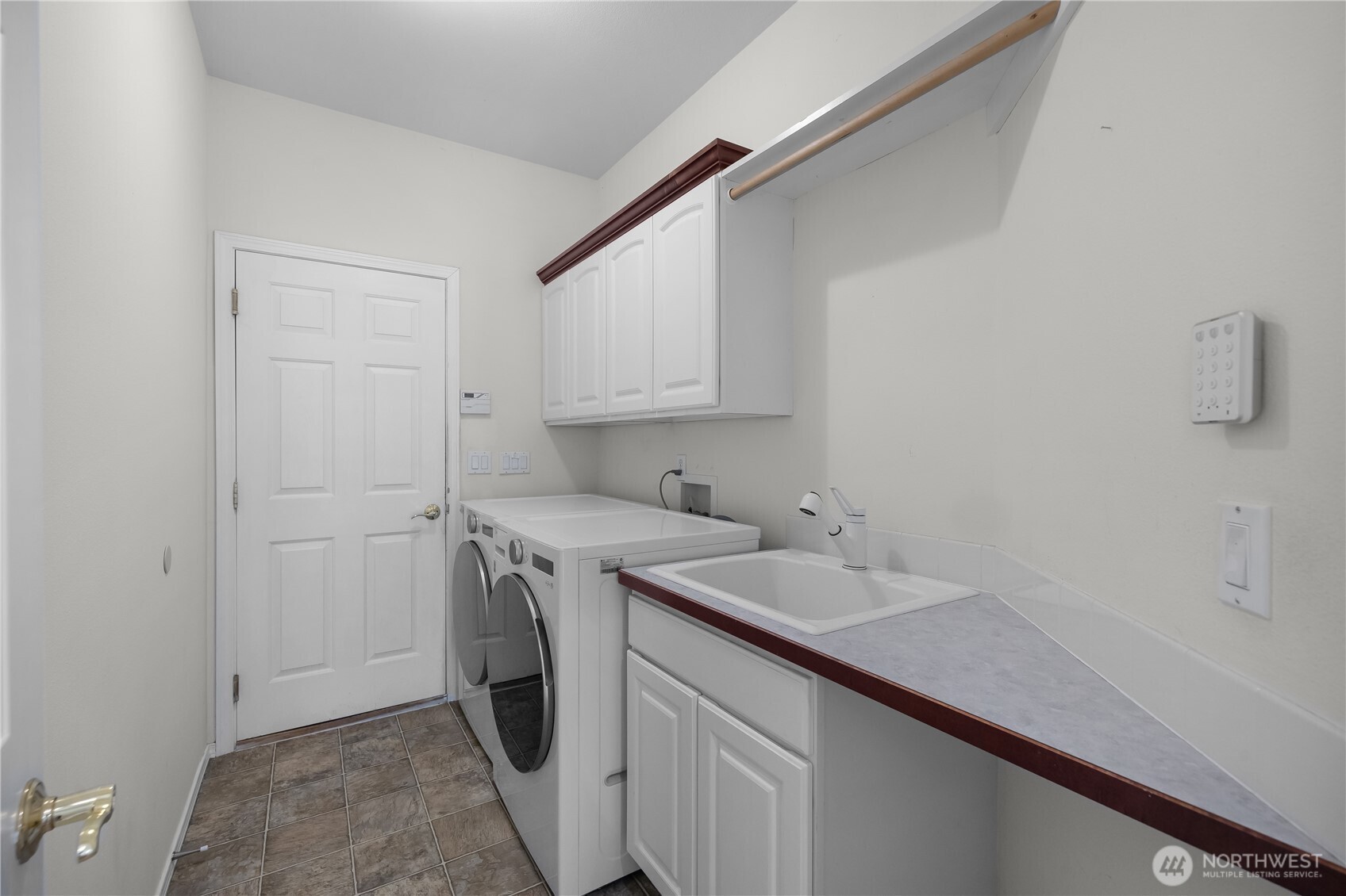 4036 Campus Green Drive NE, Lacey, WA 98516