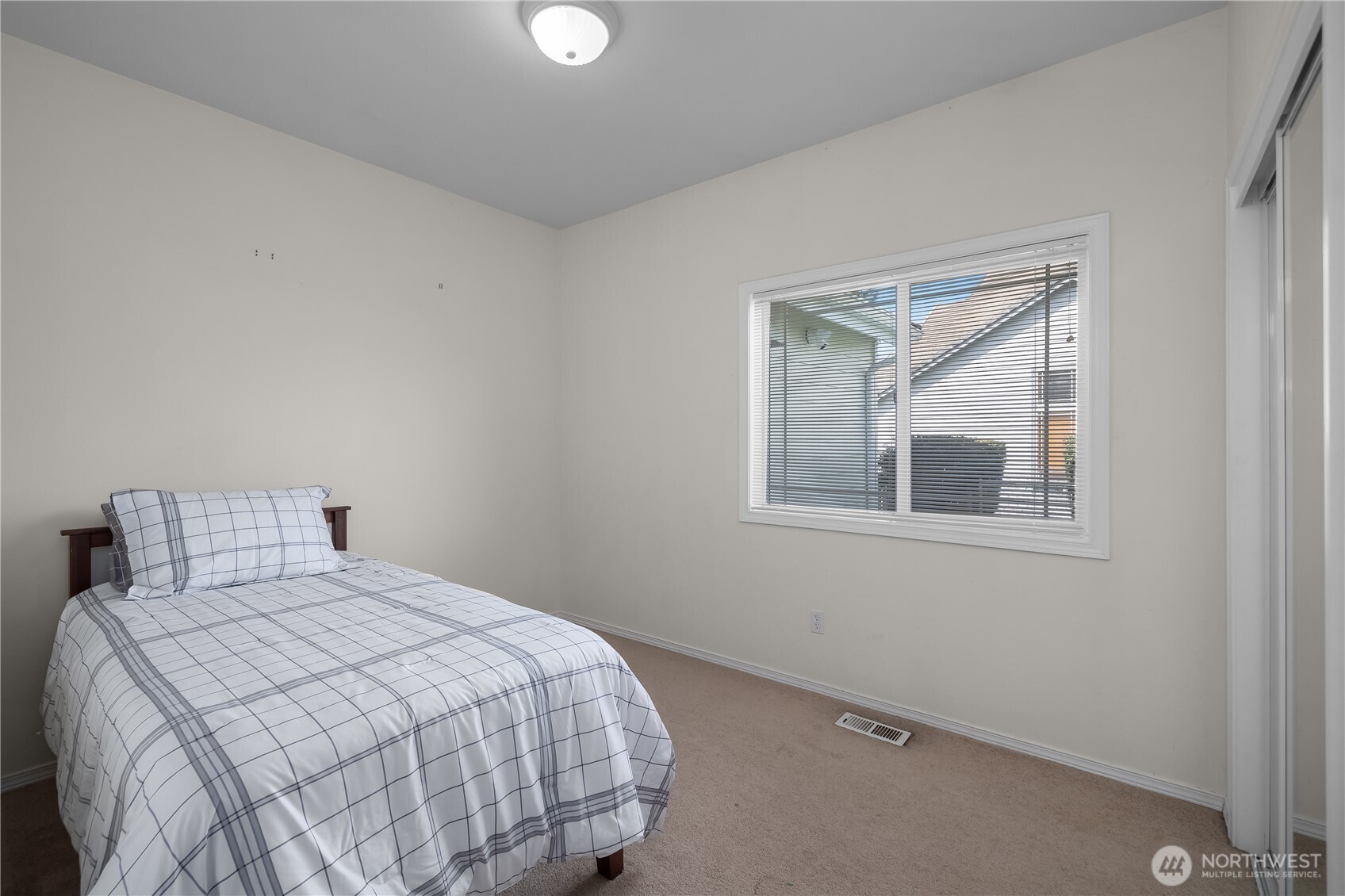 4036 Campus Green Drive NE, Lacey, WA 98516