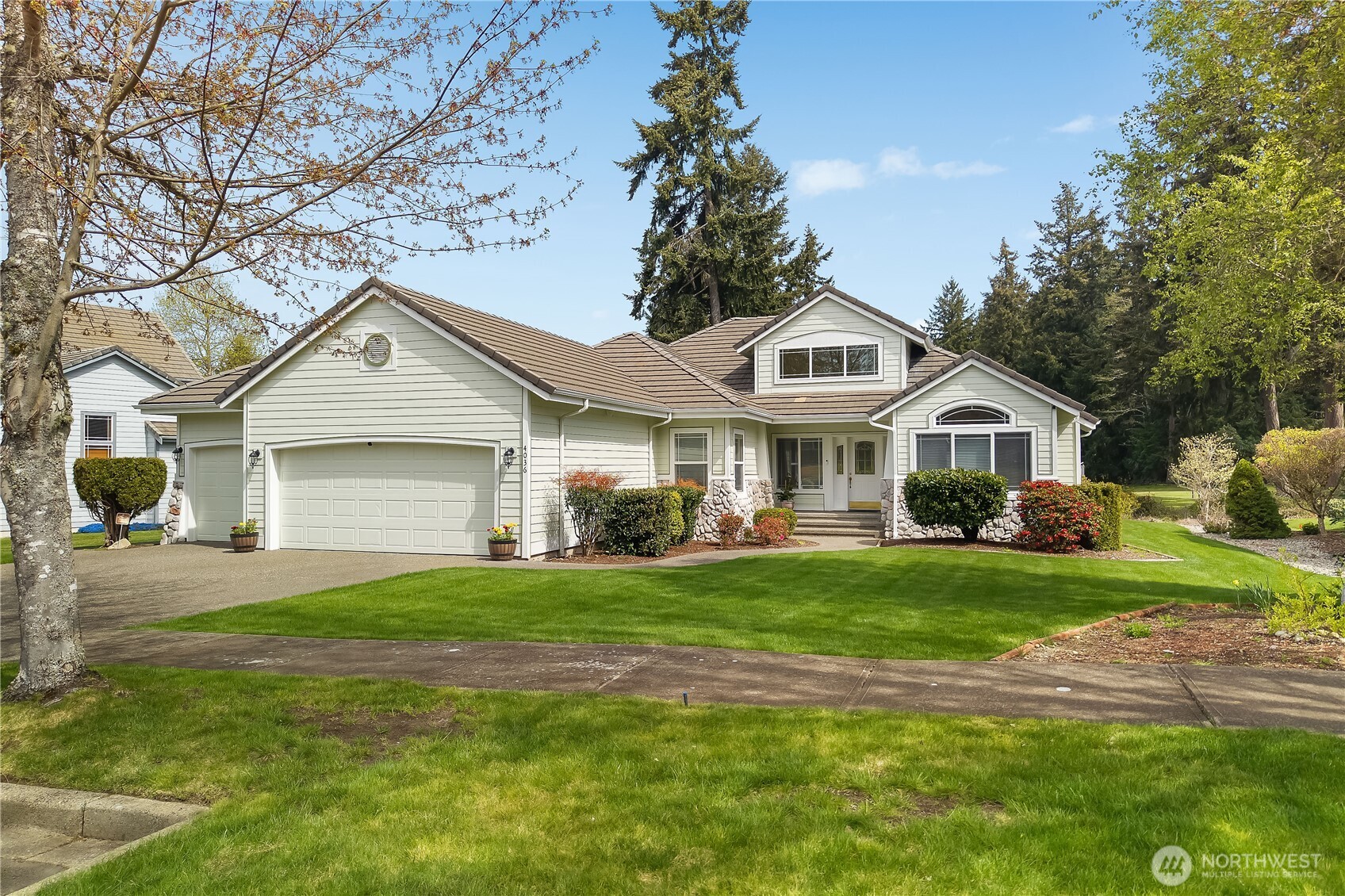4036 Campus Green Drive NE, Lacey, WA 98516