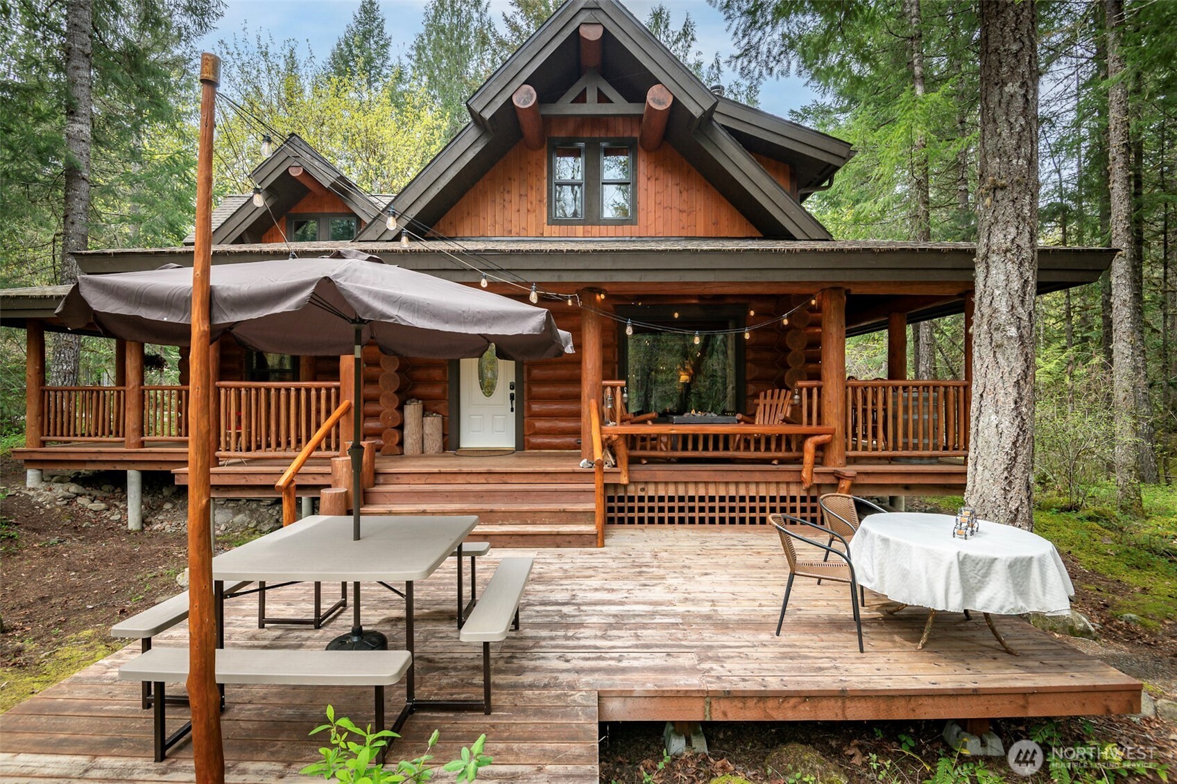 107 Goat Rocks Drive , Packwood, WA 98361