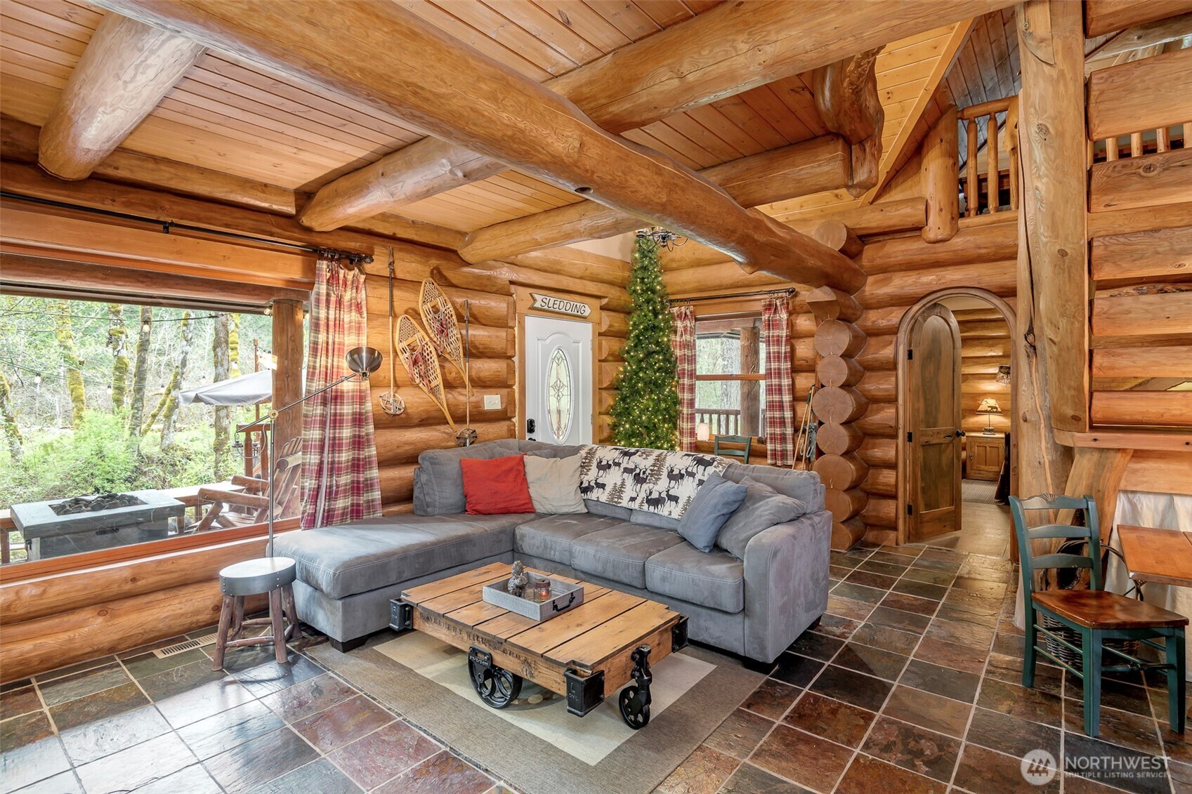 107 Goat Rocks Drive , Packwood, WA 98361