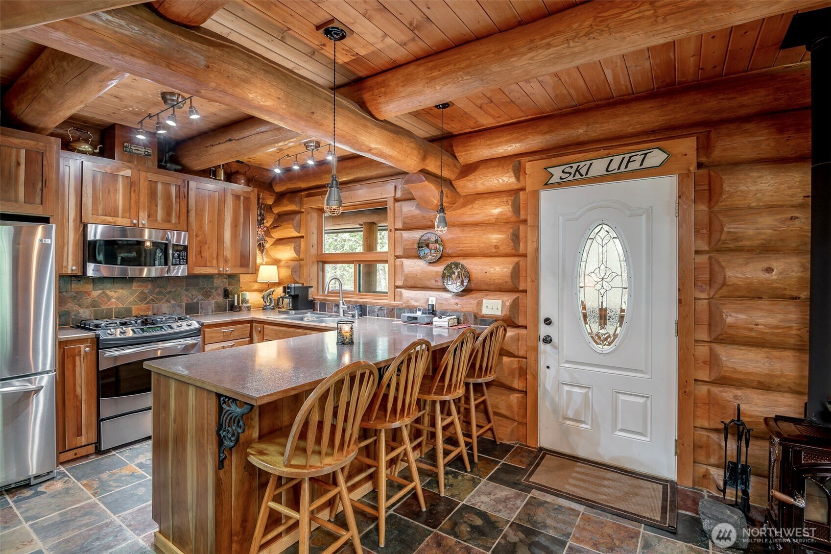 107 Goat Rocks Drive , Packwood, WA 98361