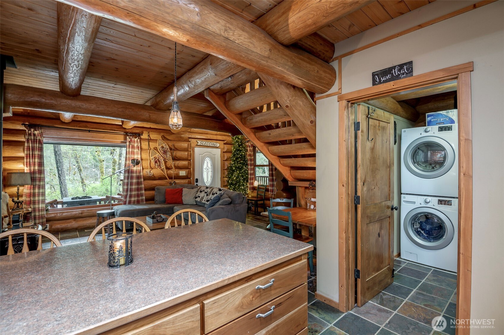 107 Goat Rocks Drive , Packwood, WA 98361