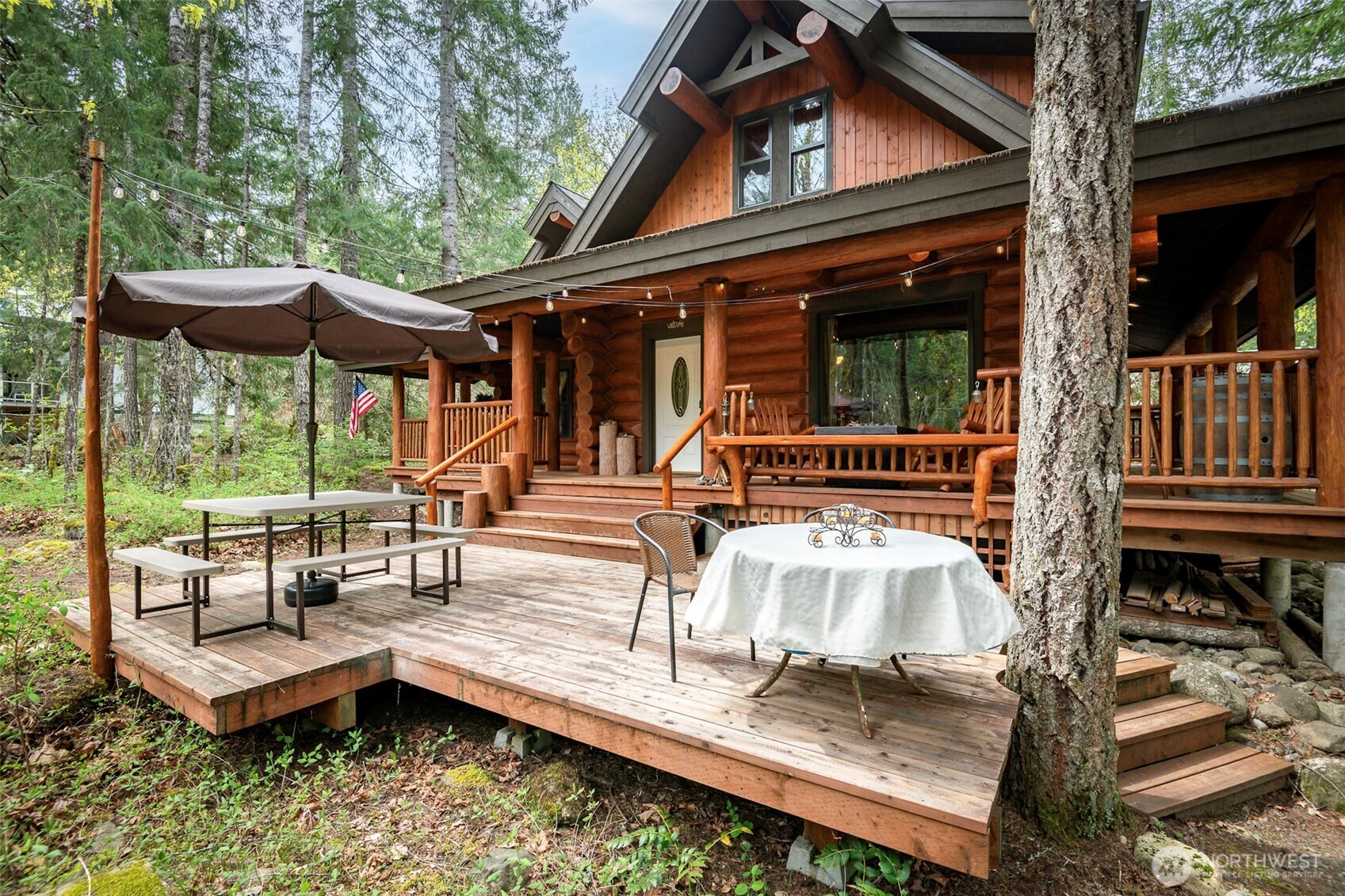 107 Goat Rocks Drive , Packwood, WA 98361