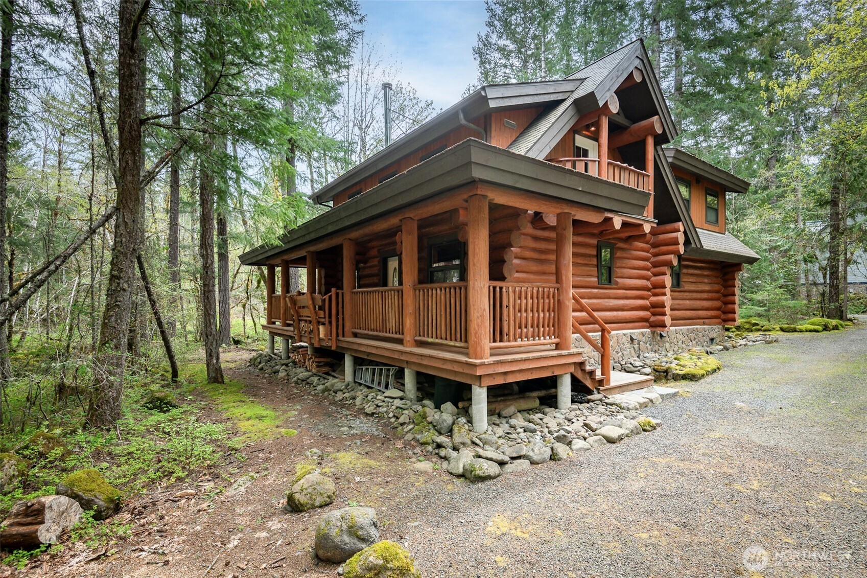 107 Goat Rocks Drive , Packwood, WA 98361