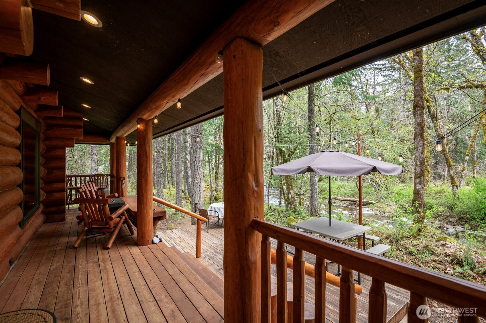 107 Goat Rocks Drive , Packwood, WA 98361