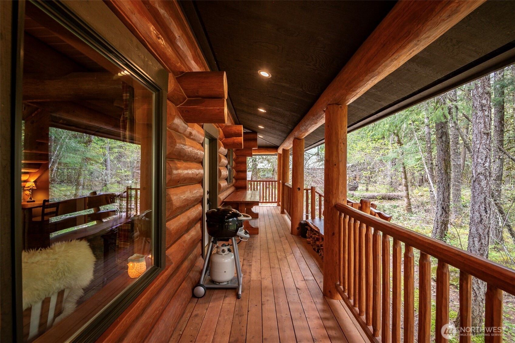 107 Goat Rocks Drive , Packwood, WA 98361