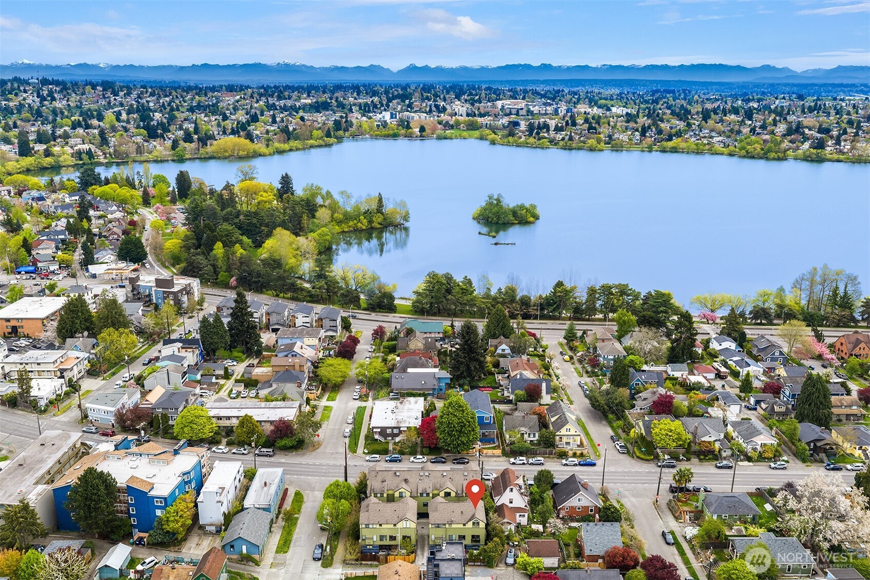 751 N 71st Street , Seattle, WA 98103