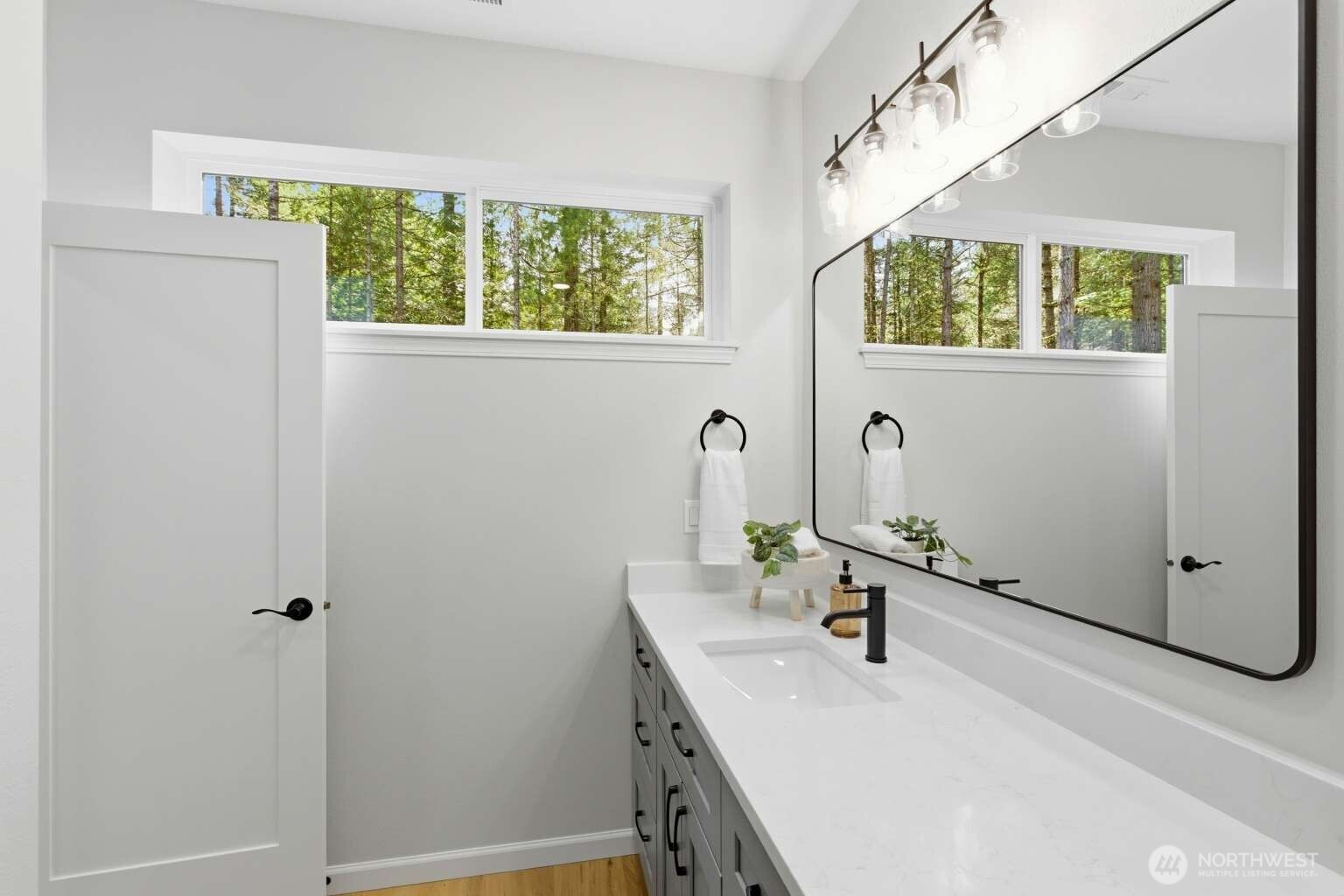 7993 Roundup Lane NW, Silverdale, WA 98383