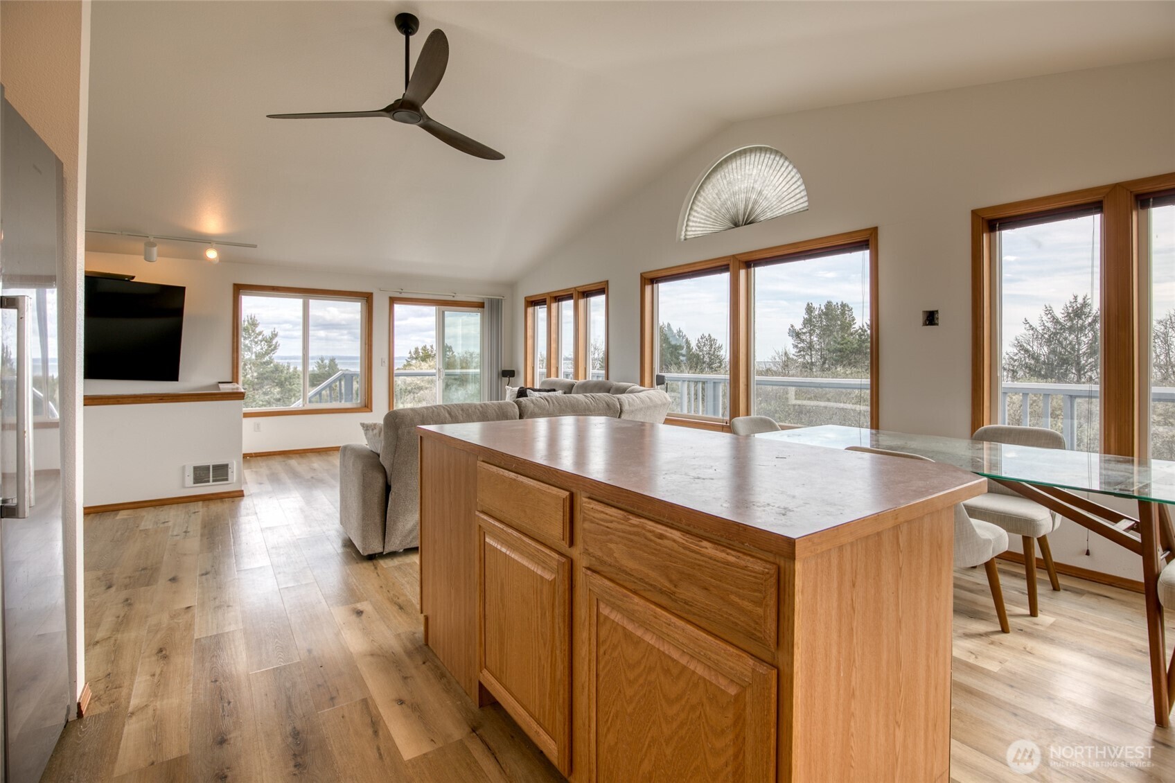 171 Marine View Drive SE, Ocean Shores, WA 98569