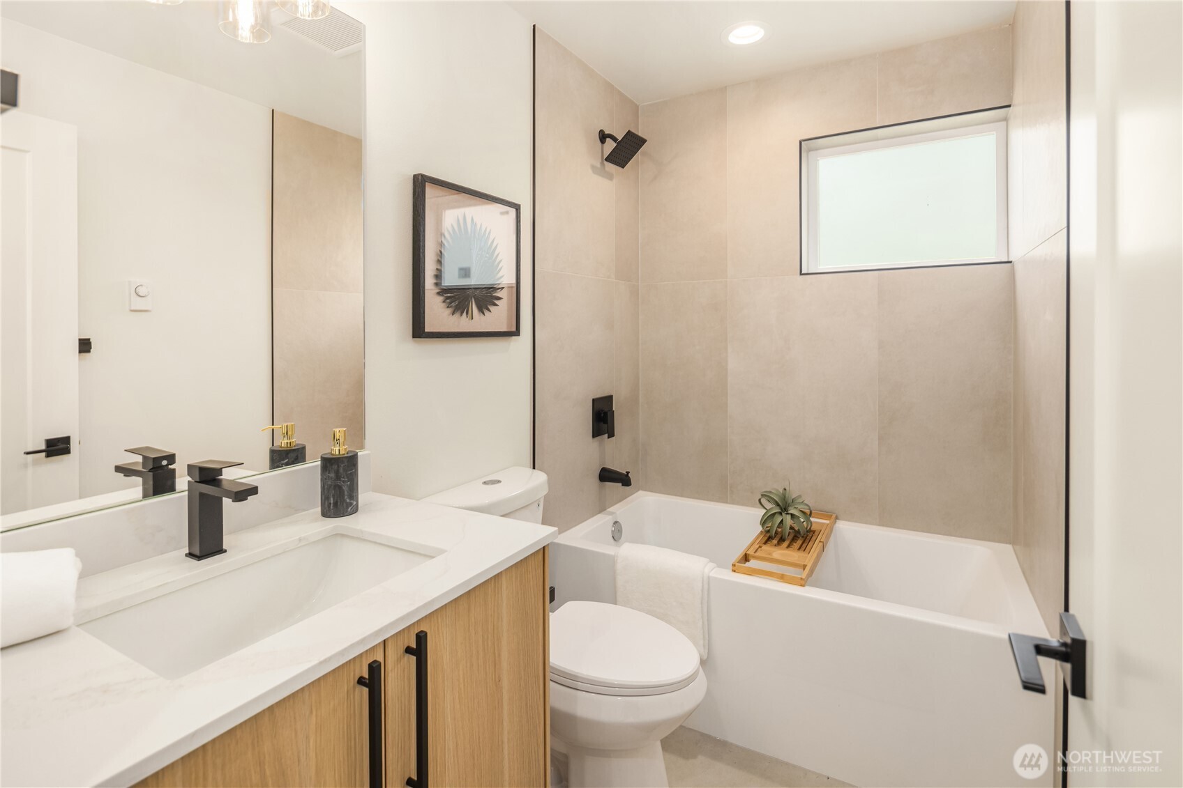 319 NW 87th Street , Seattle, WA 98117