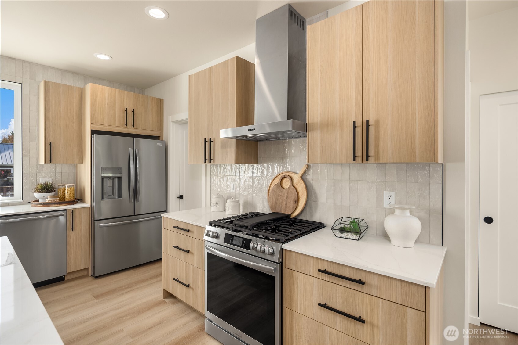 319 NW 87th Street , Seattle, WA 98117