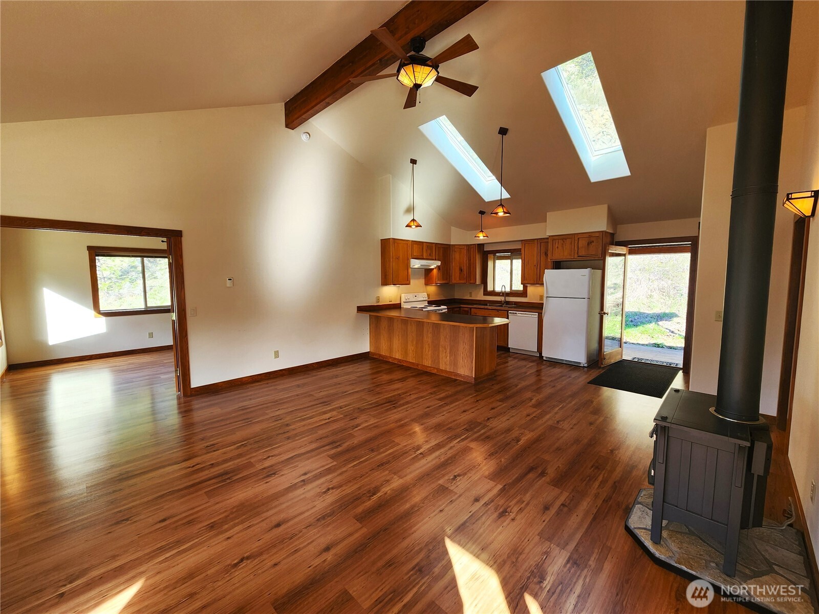 60 E Wannacut Lane , Oroville, WA 98844