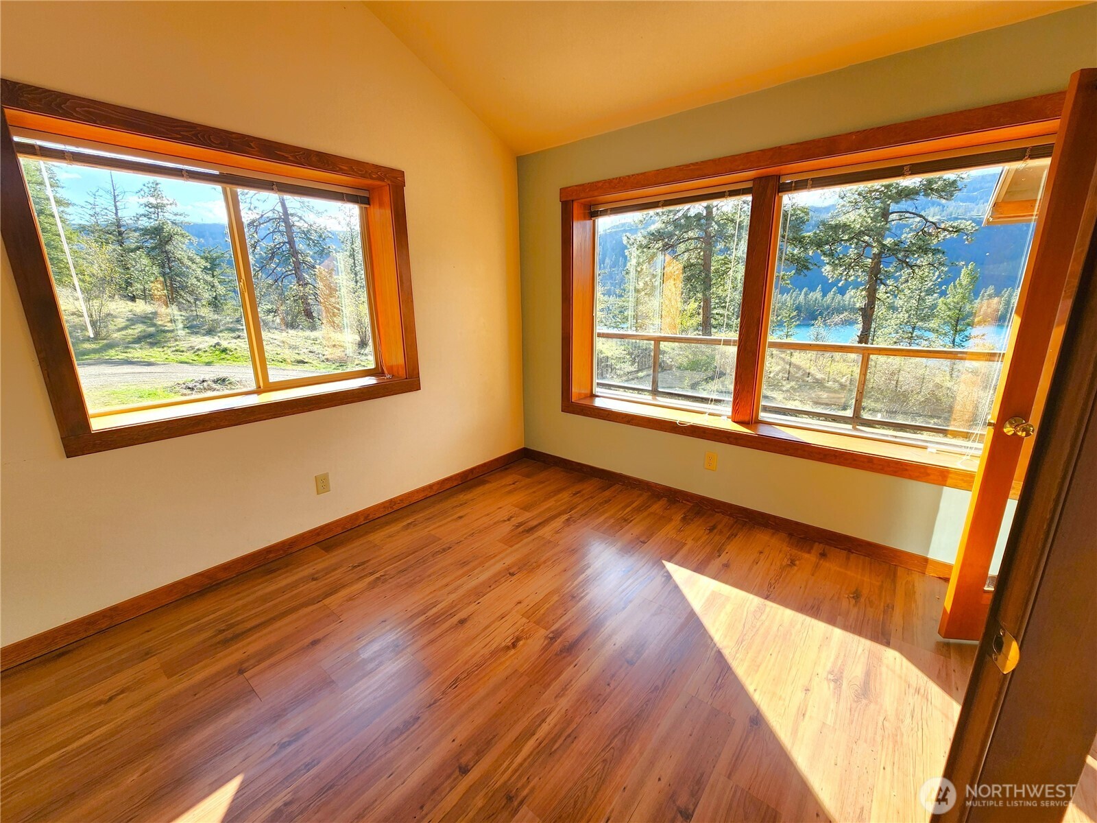 60 E Wannacut Lane , Oroville, WA 98844