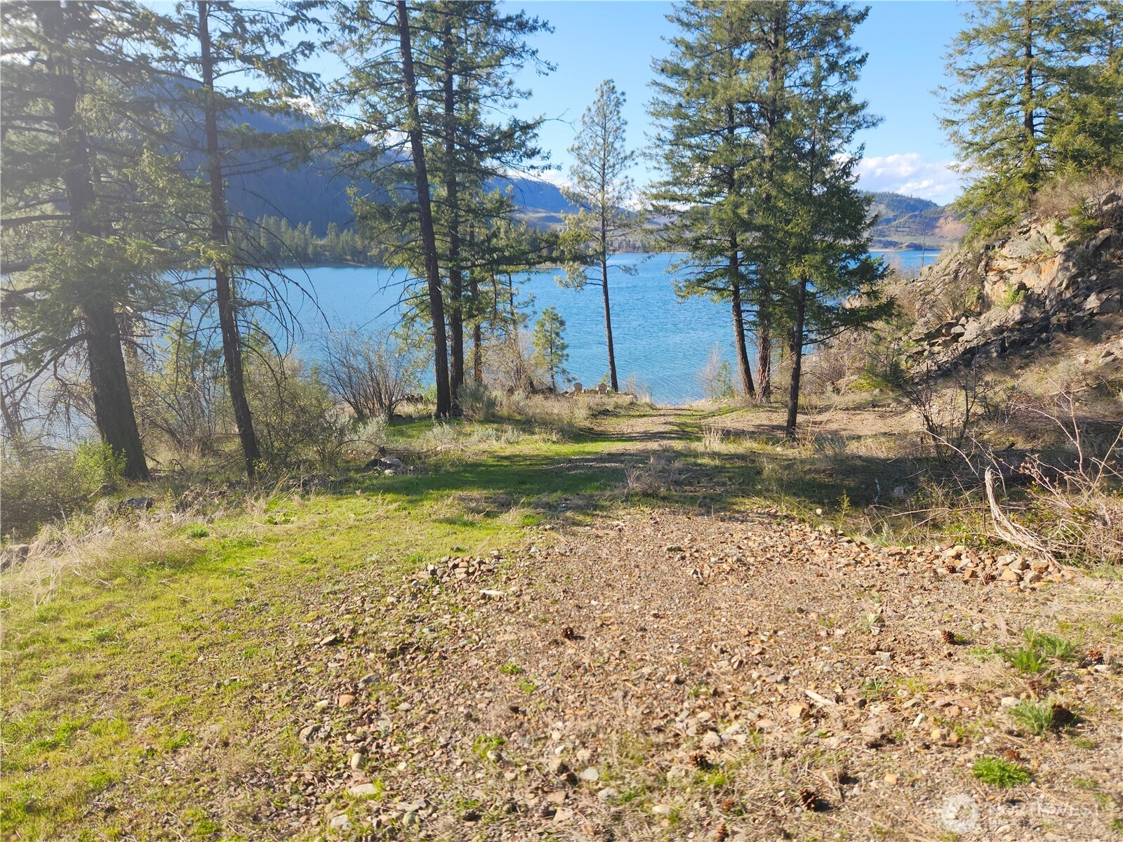 60 E Wannacut Lane , Oroville, WA 98844