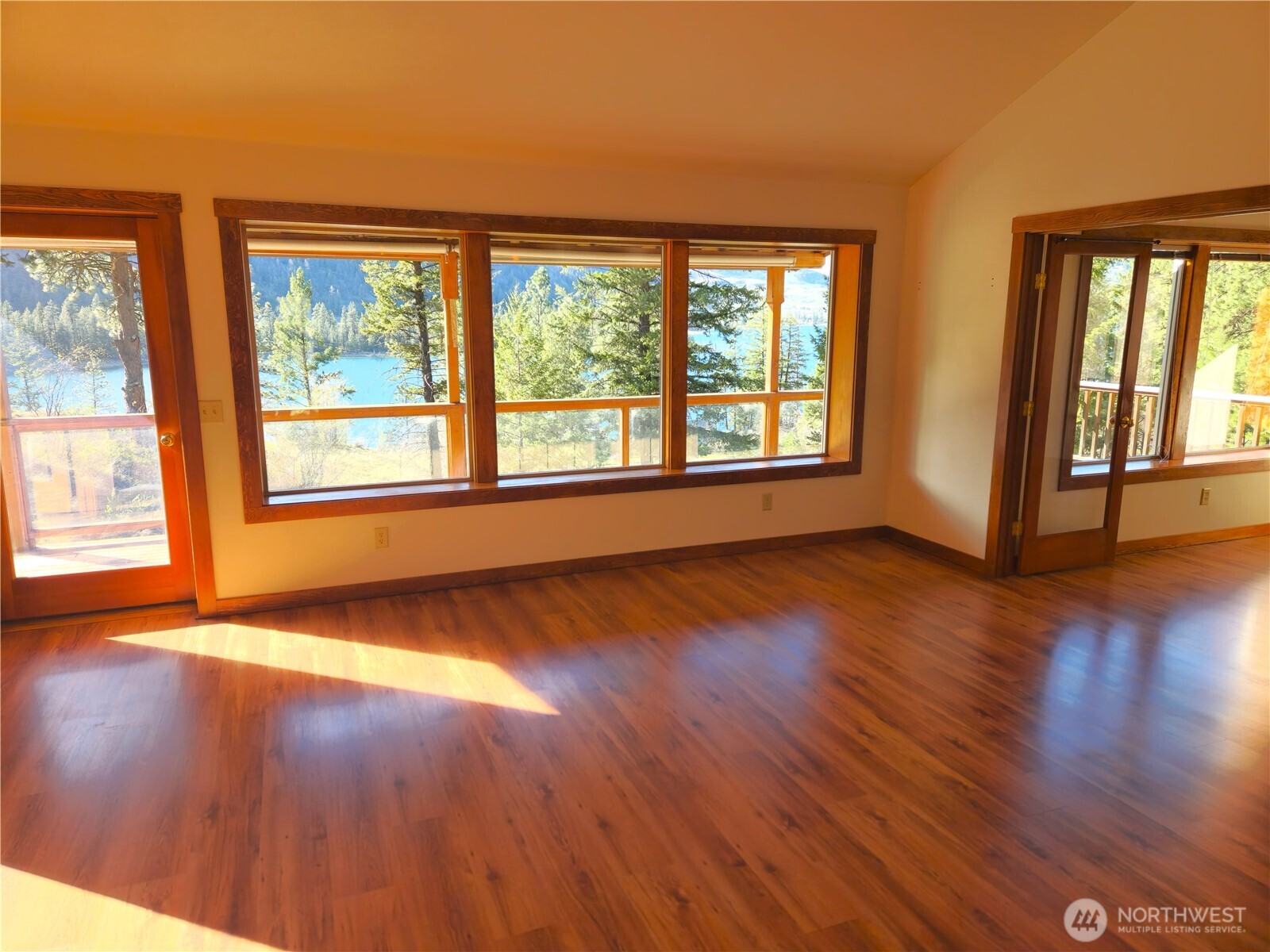 60 E Wannacut Lane , Oroville, WA 98844