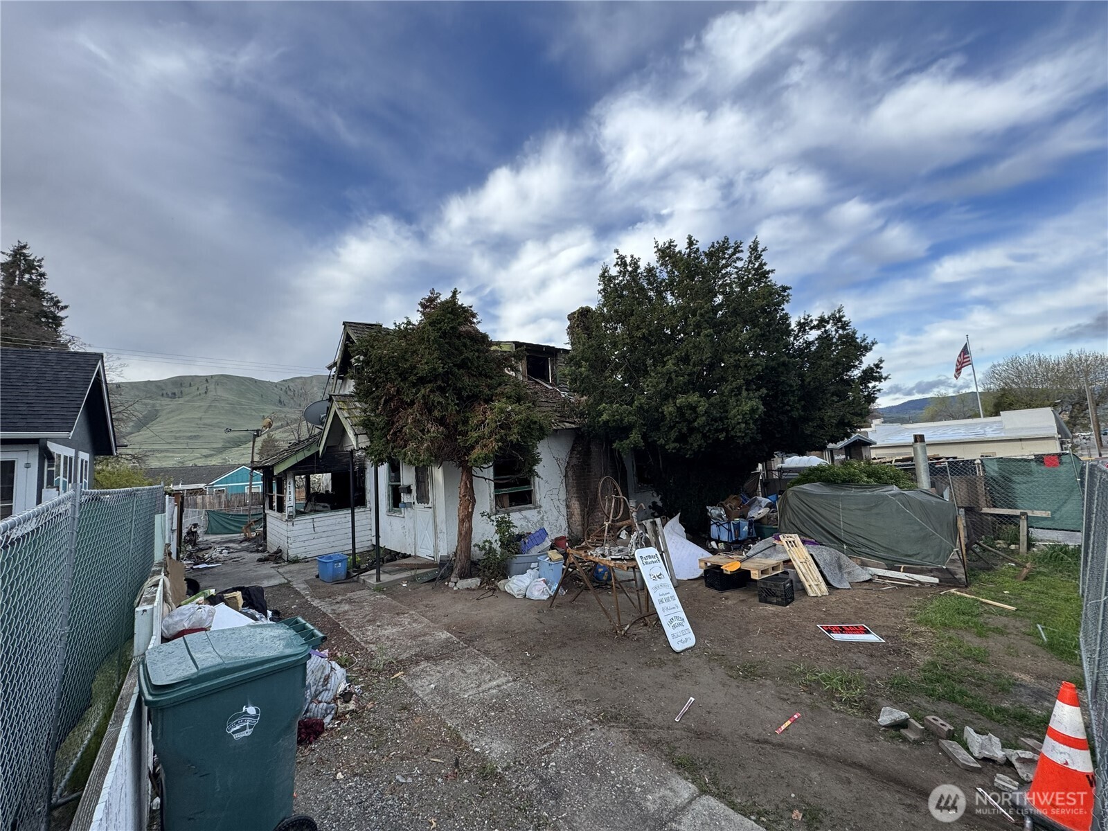 418 E Woodin Avenue , Chelan, WA 98816