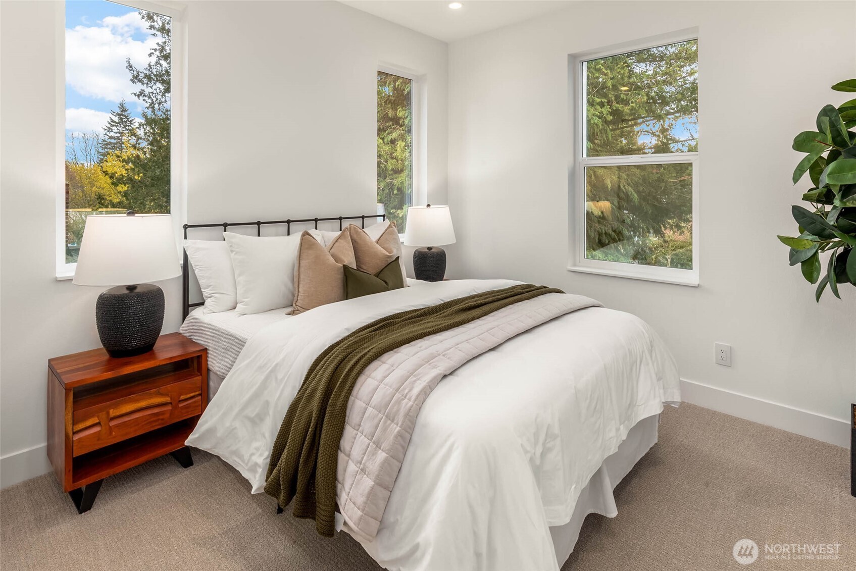 8232 21st Avenue NE, Seattle, WA 98115