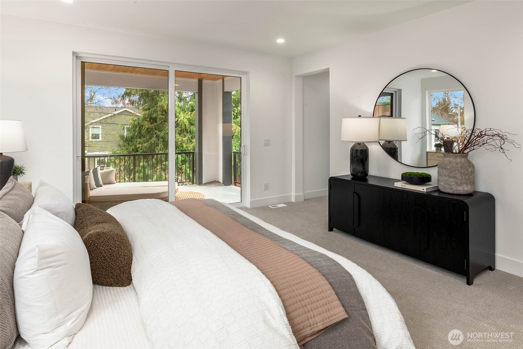 8232 21st Avenue NE, Seattle, WA 98115