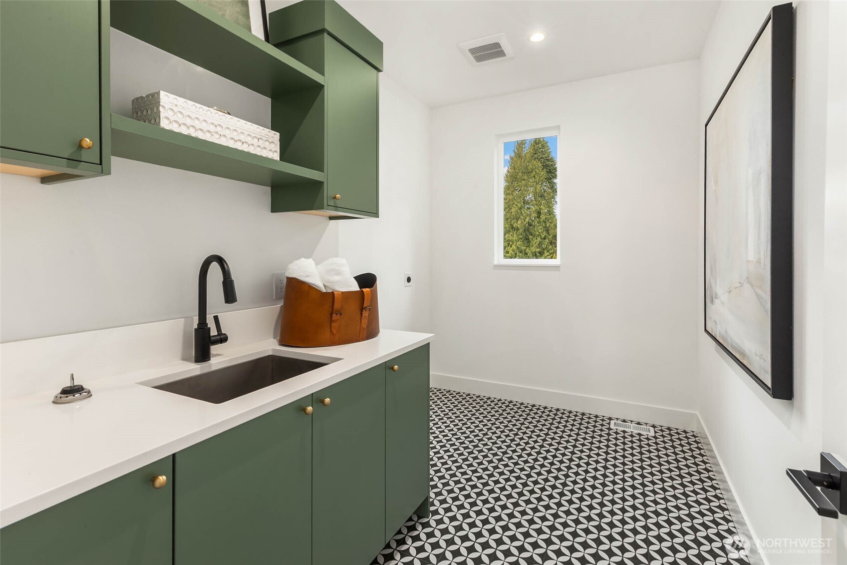 8232 21st Avenue NE, Seattle, WA 98115