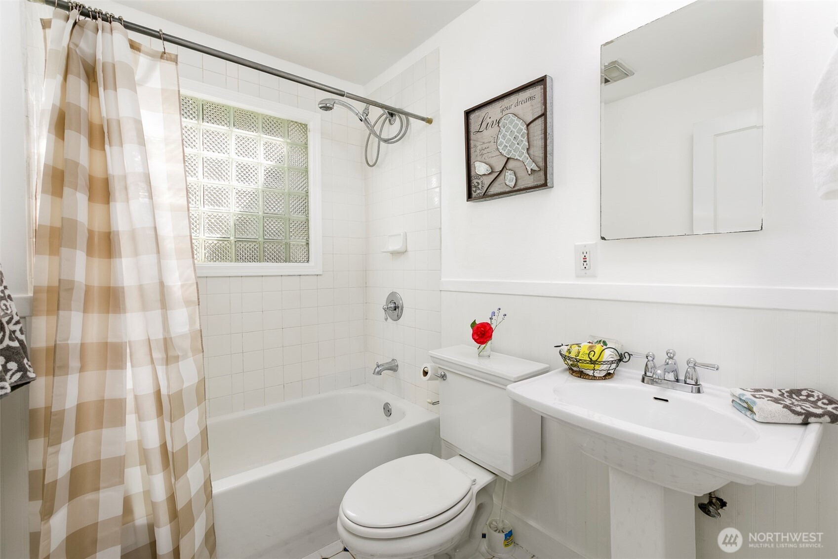 12434 12th Avenue S, Burien, WA 98168-2241
