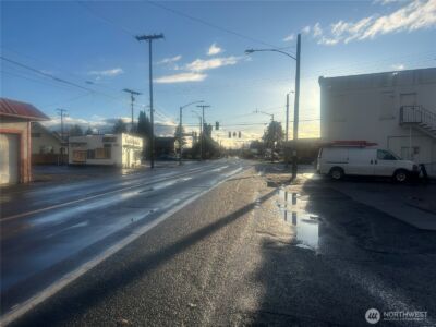 11022 Valley Avenue E, Puyallup, WA 98372 - Photo 3