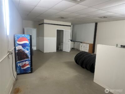 11022 Valley Avenue E, Puyallup, WA 98372 - Photo 4