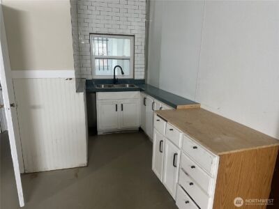 11022 Valley Avenue E, Puyallup, WA 98372 - Photo 6