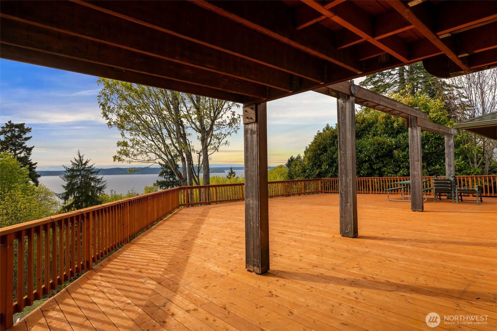 28017 13th Avenue S, Des Moines, WA 98198