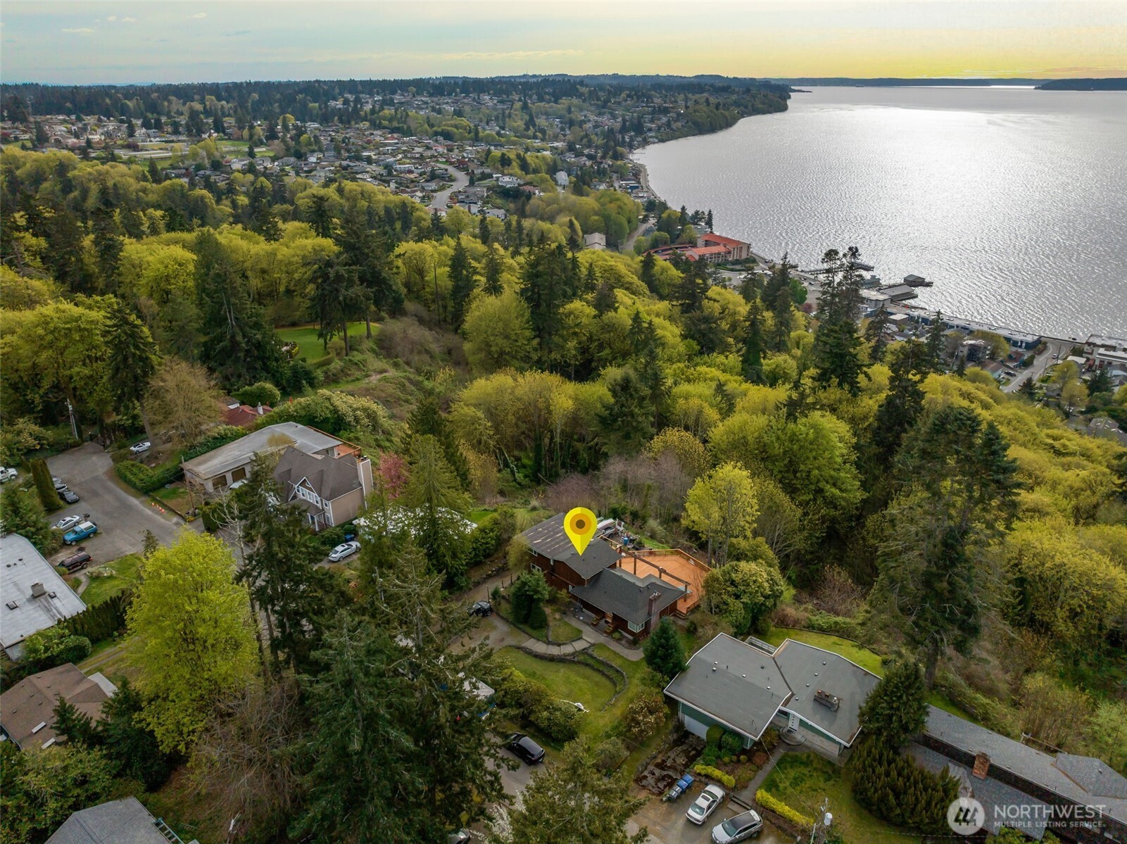28017 13th Avenue S, Des Moines, WA 98198