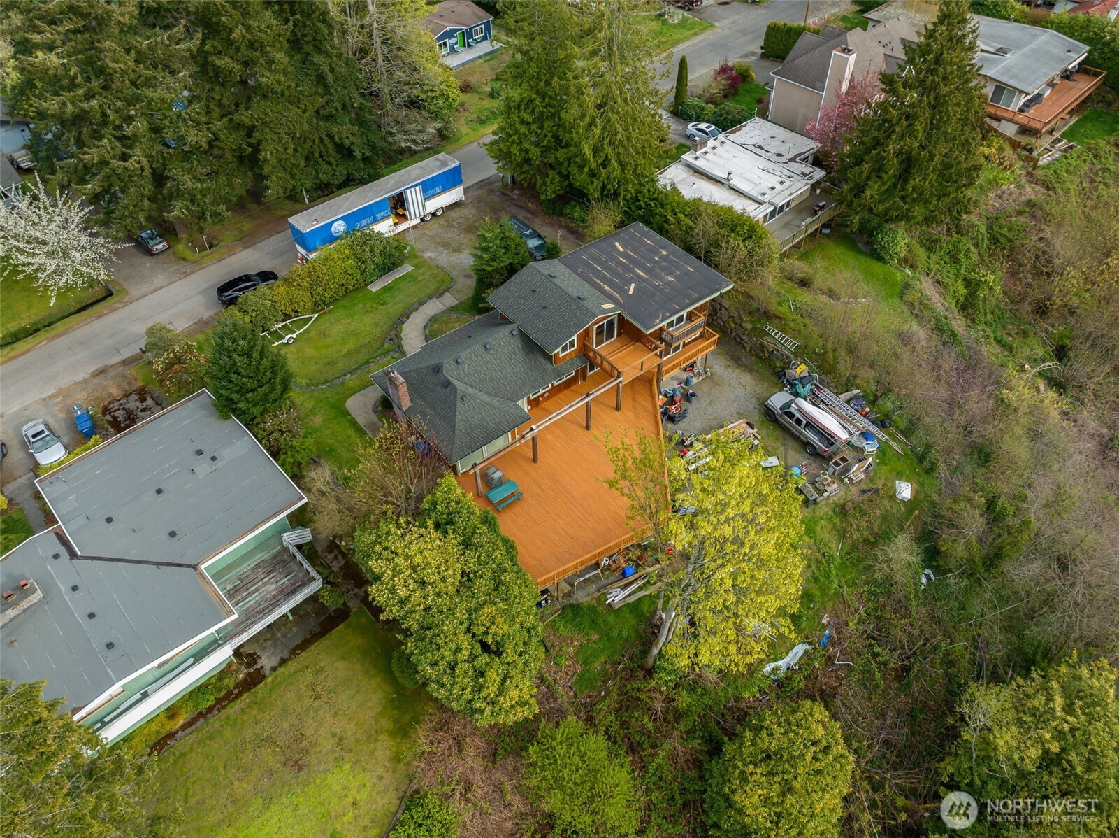 28017 13th Avenue S, Des Moines, WA 98198